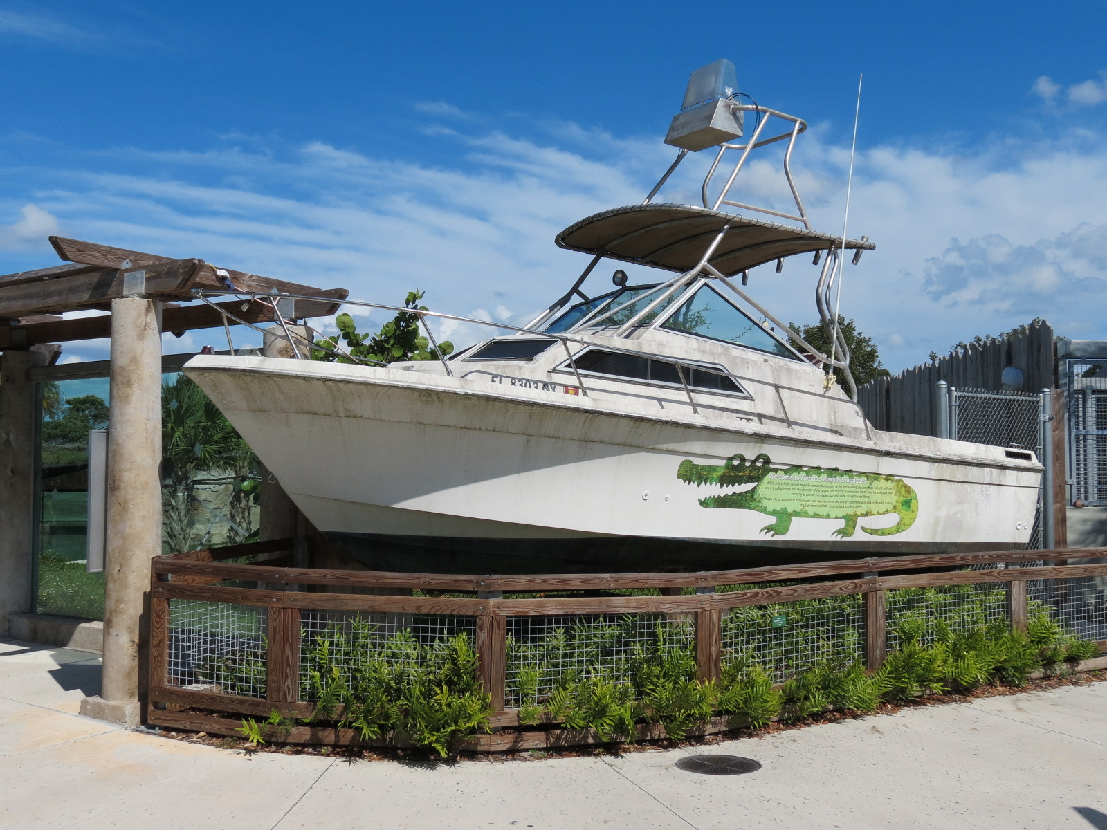Florida: Mission Everglades - Grounded Boat