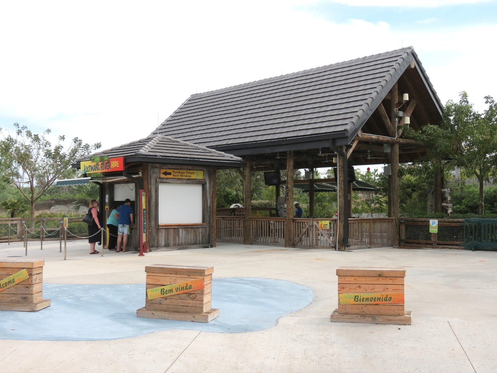 Florida: Mission Everglades - Lostman's River Ride Loading Shelter