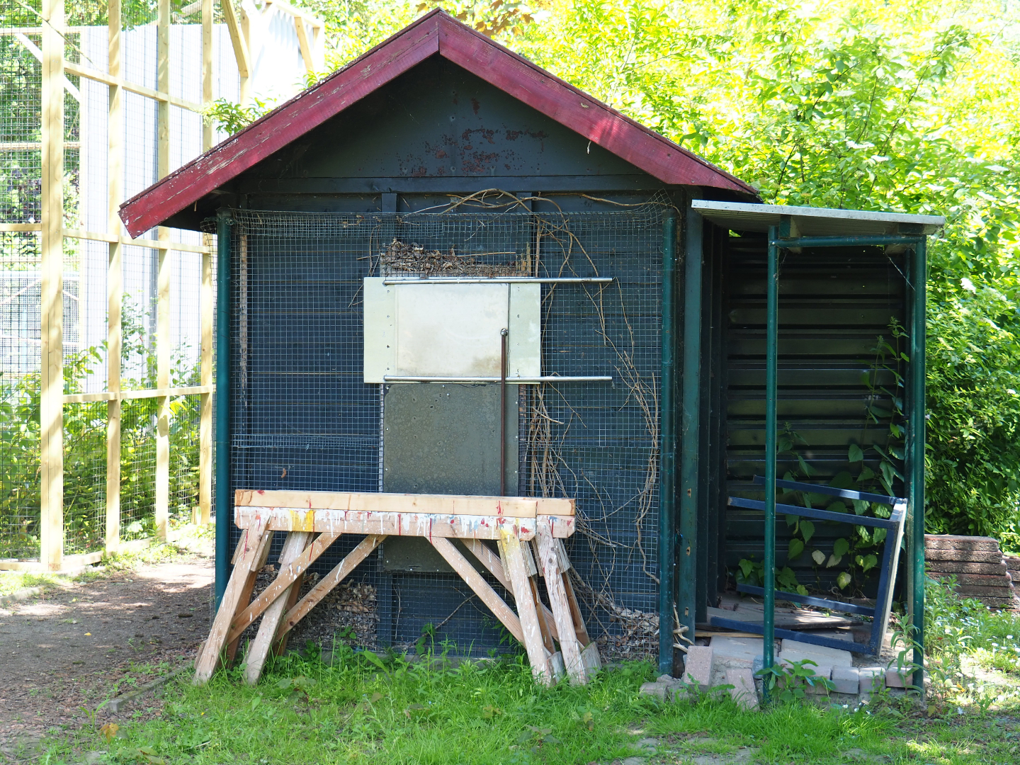 Former animal barn, now used for storage, 2019-06-01