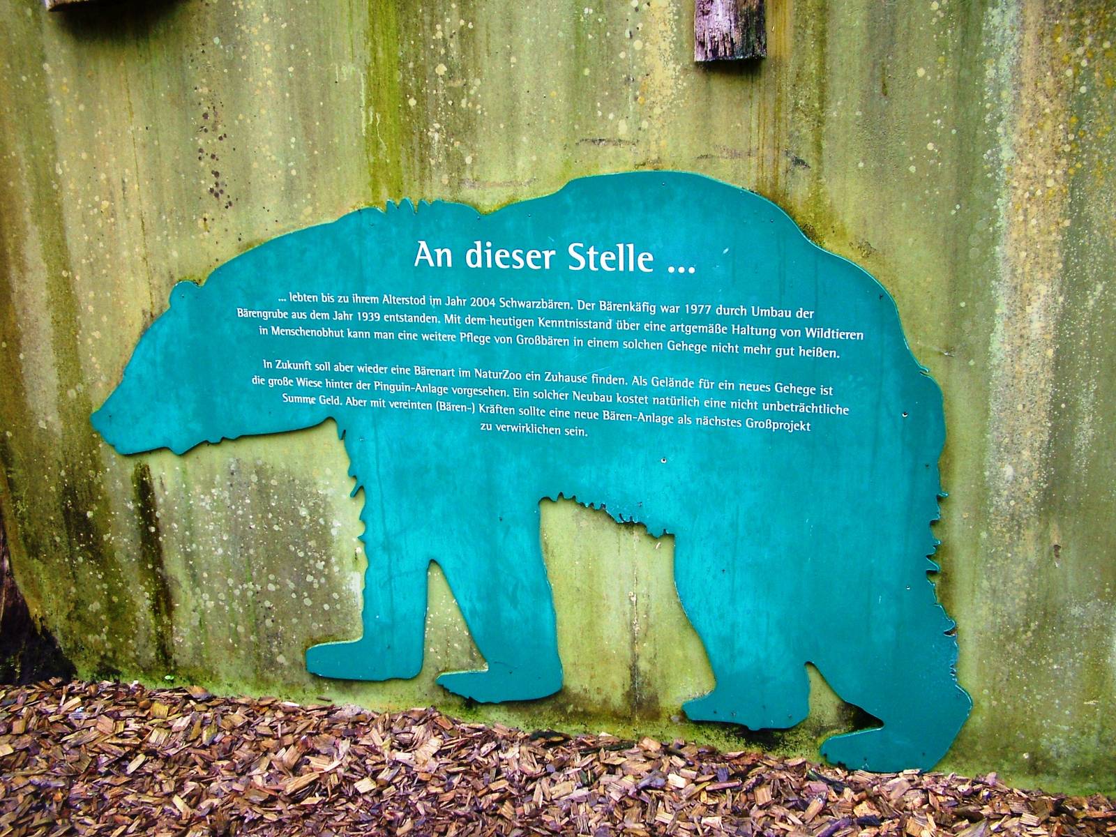 Former Bear Exhibit Signage at Rheine, 03/06/12