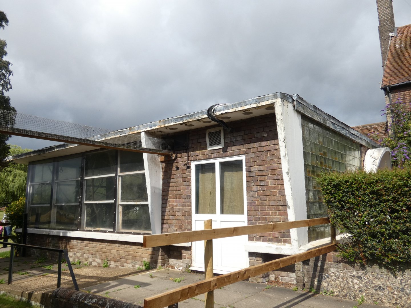 Former Discovery Centre (still home to White-faced Saki Monkey)
