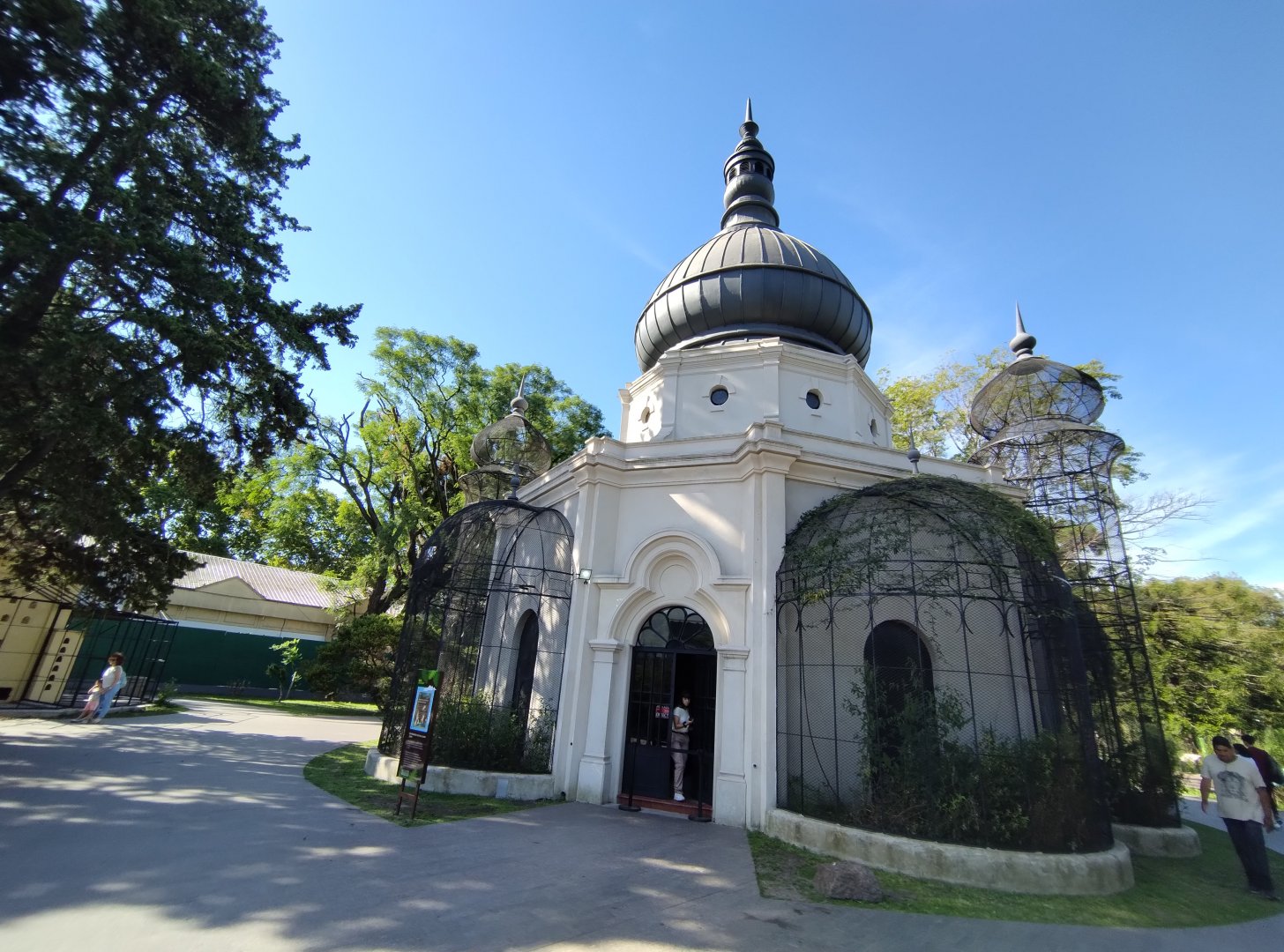 Former parrot pavillion (Pabellón de loros) - Ecoparque BA