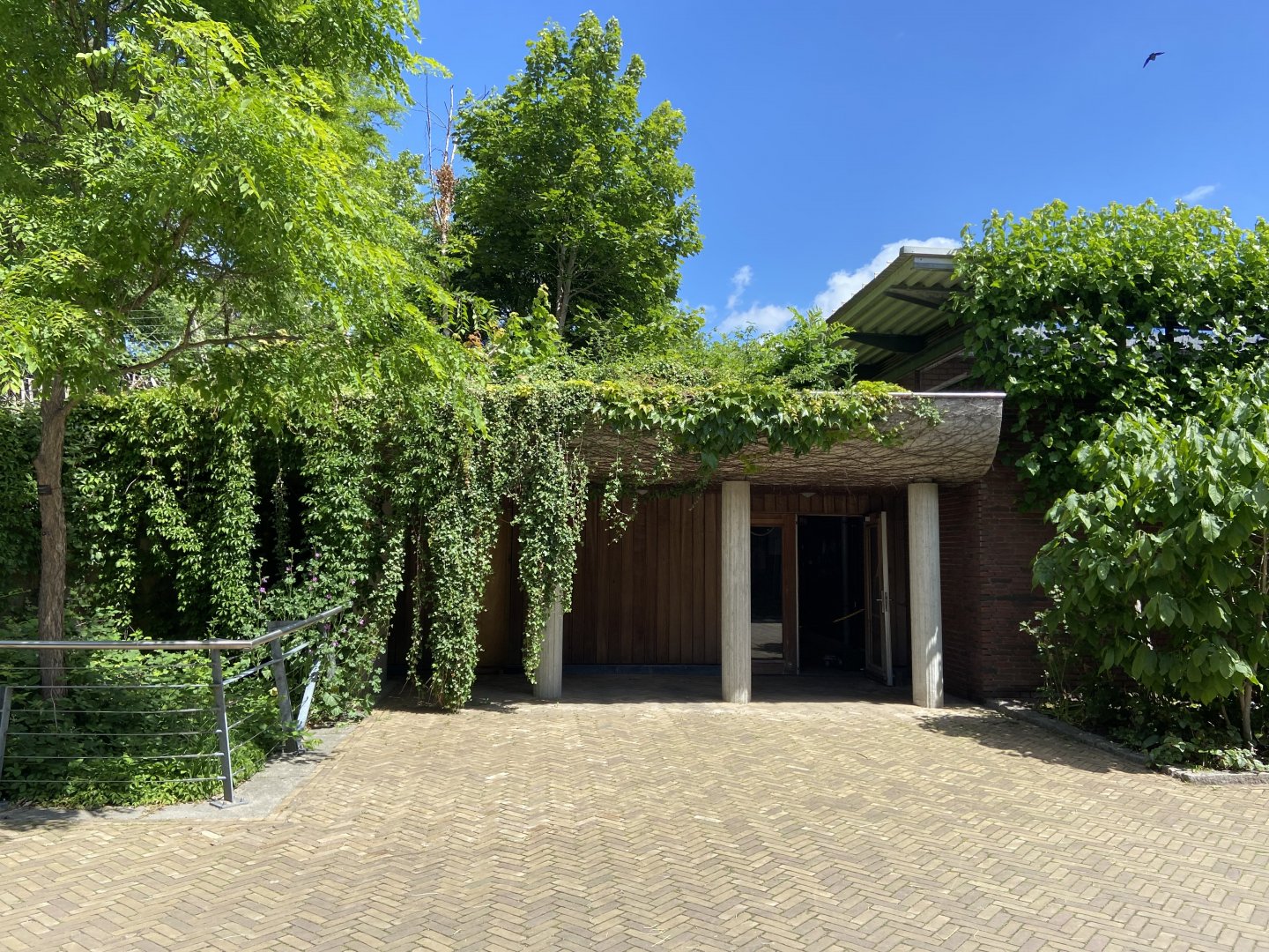 Former scimitar-horned oryx housing