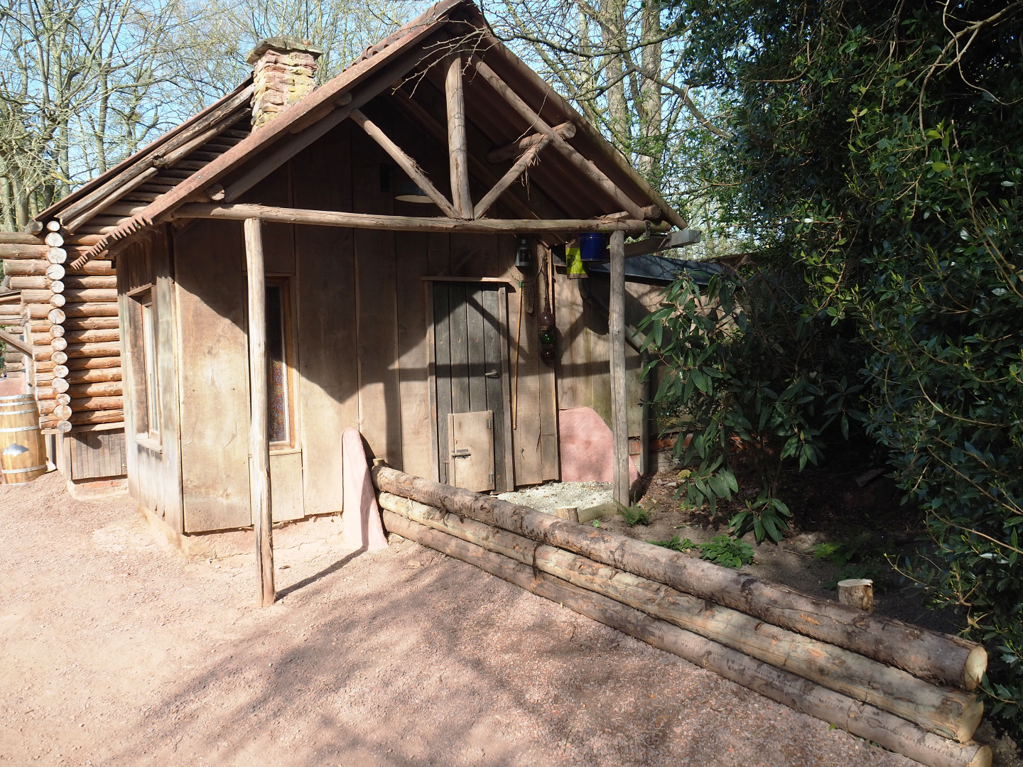 Former Short-beaked echidna exhibit and house, 2022-04-12