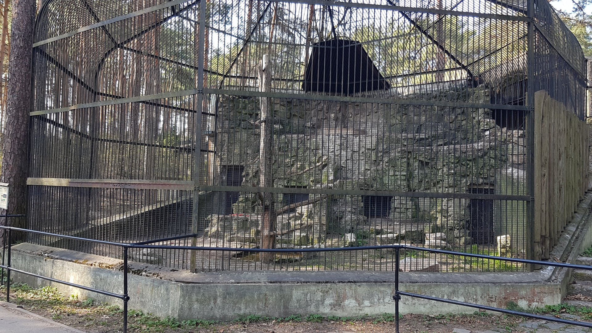 Former Tiger exhibit, built in 1913