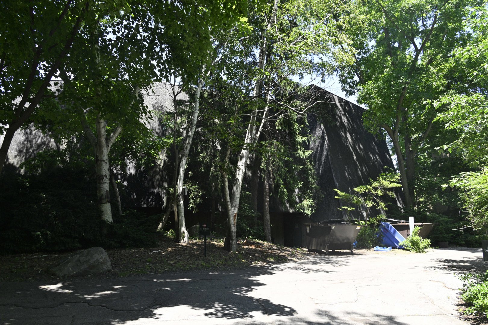 Former World of Darkness Building