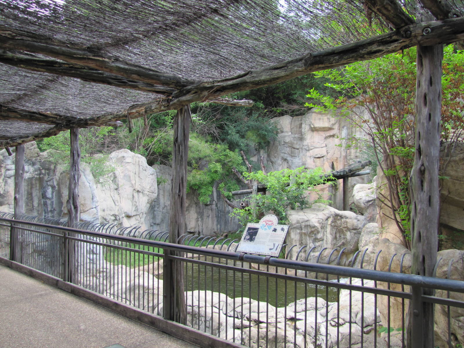 Fort Worth Zoo 2010 - Front of the Malayan Sun Bear exhibit in Asian Falls