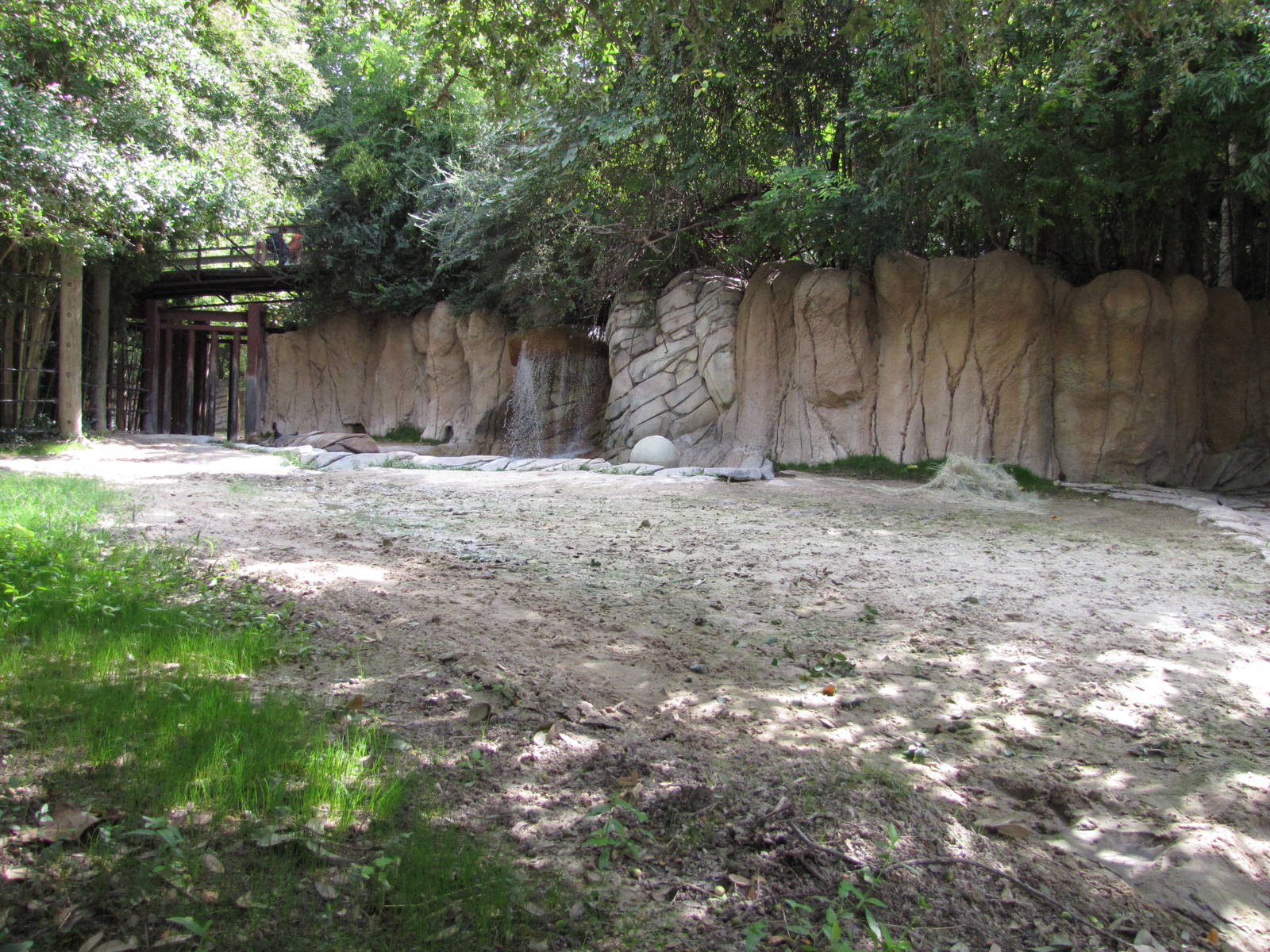 Fort Worth Zoo 2010 - Ground view of the first Indian Rhinoceros exhibit in