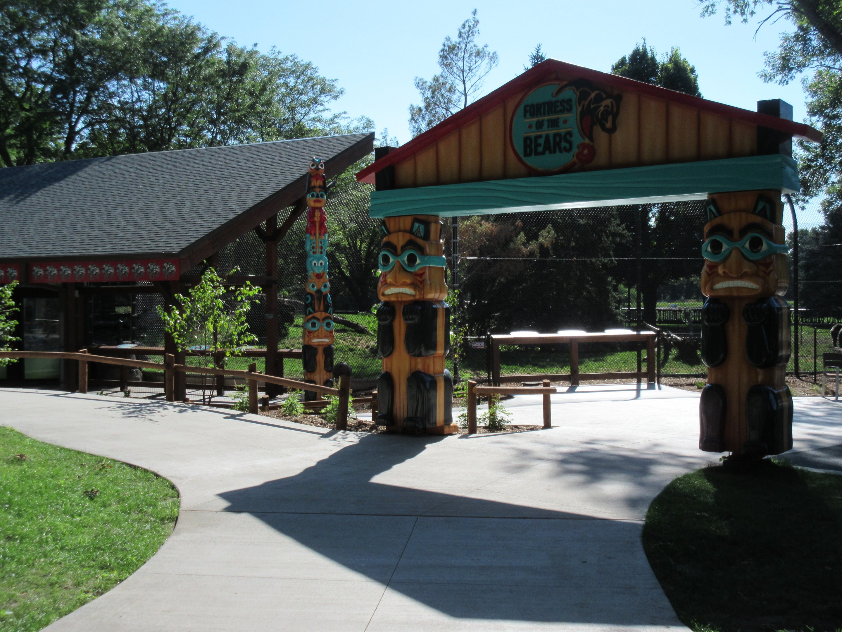 Fortress of the Bears: Grizzlies (New in 2018)