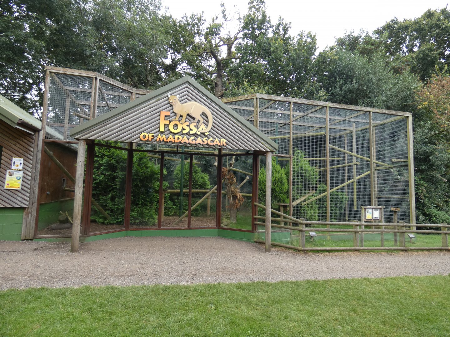 Fossa outdoor enclosure