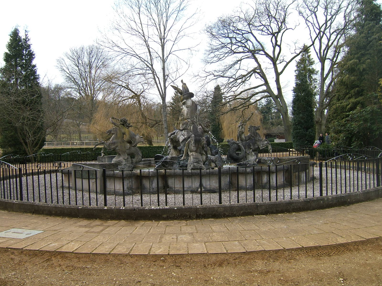Fountain at Beale Park, 13th March 2010