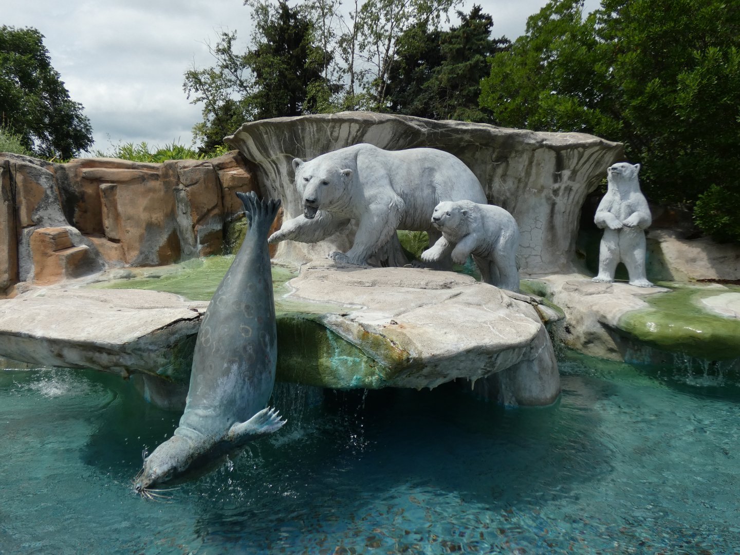 Fountain, Entry Area - July 2021