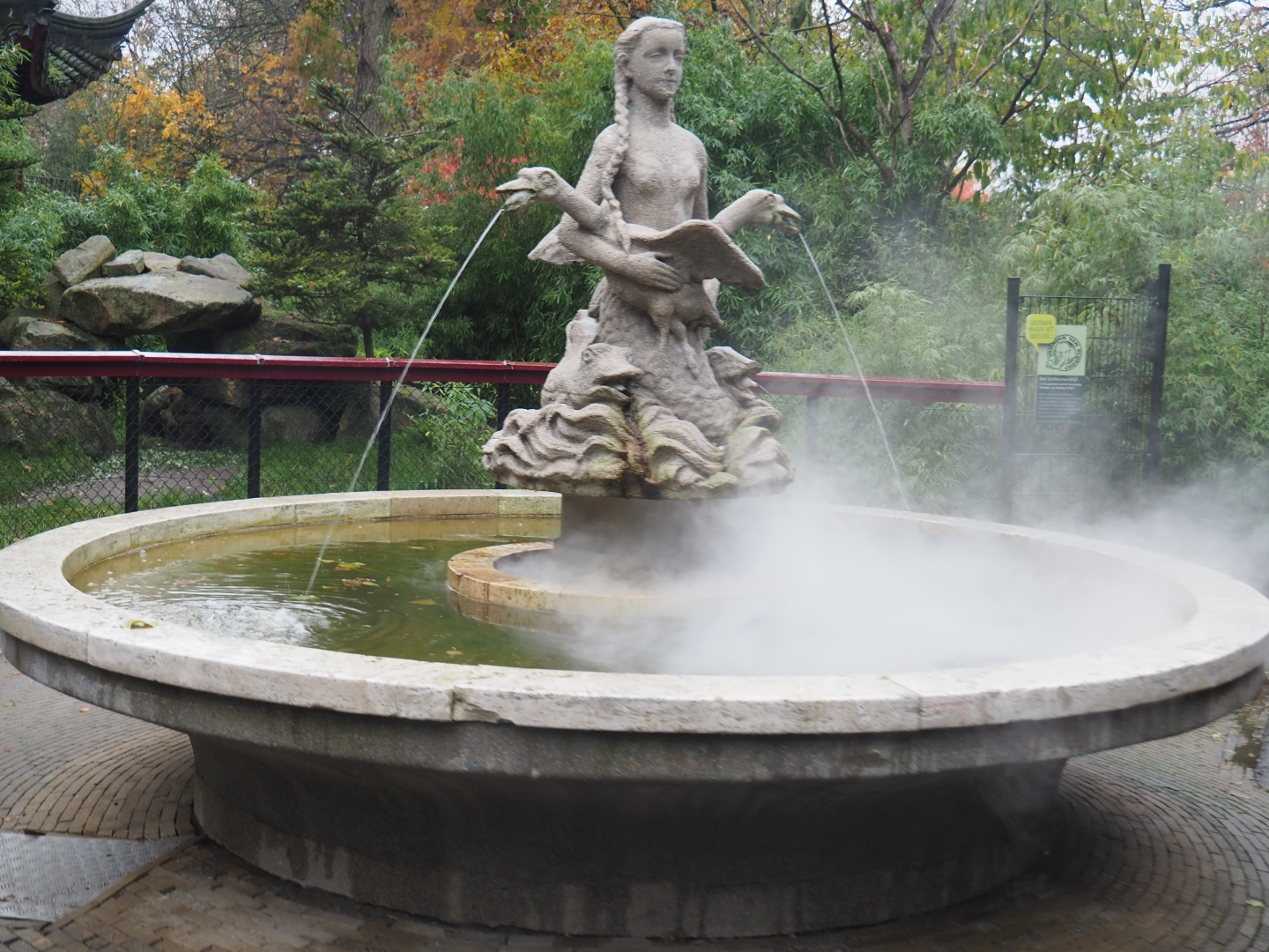 Fountain with statue and fog machine (Nov 10th, 2018)