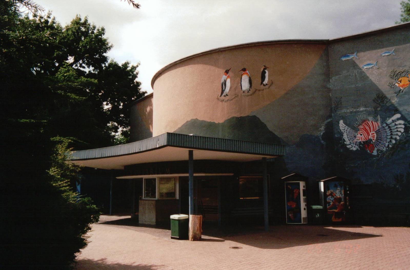 Frankfurt Zoo 2002 - Exotarium front side