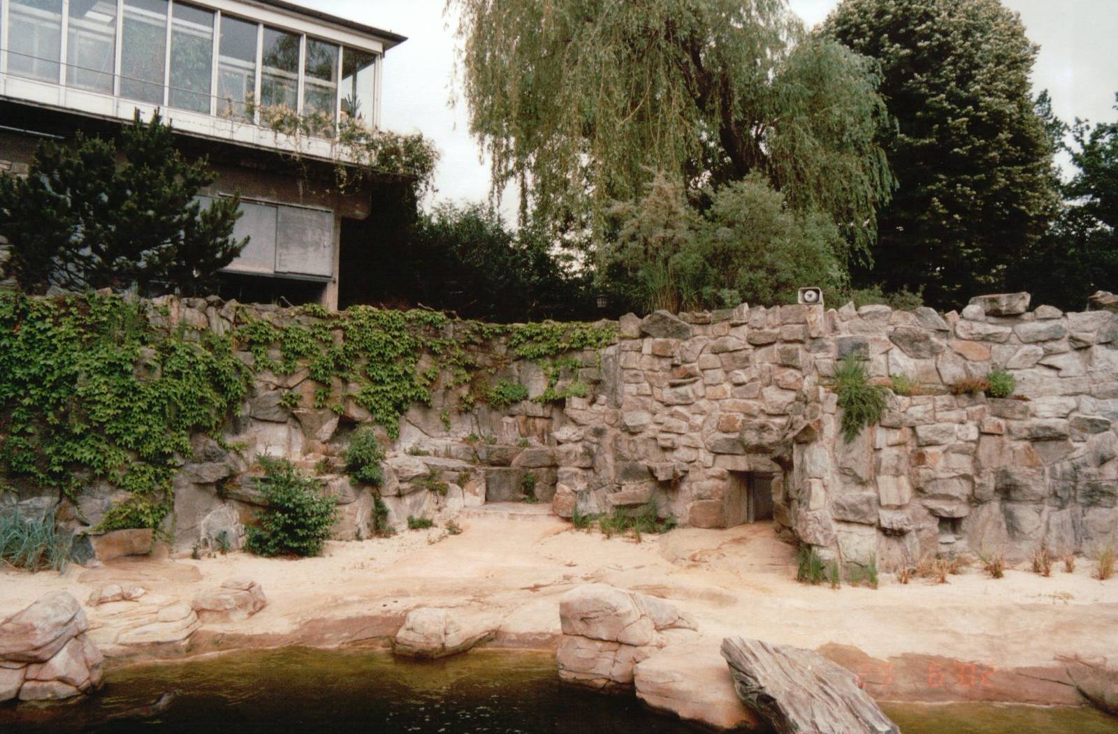Frankfurt Zoo 2002 - Part of the Cape Fur Seal exhibit
