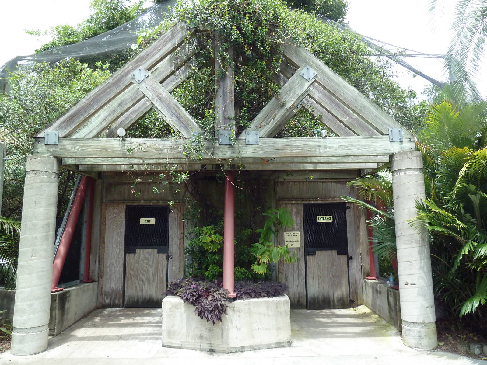 Free-Flight Aviary - Entrance