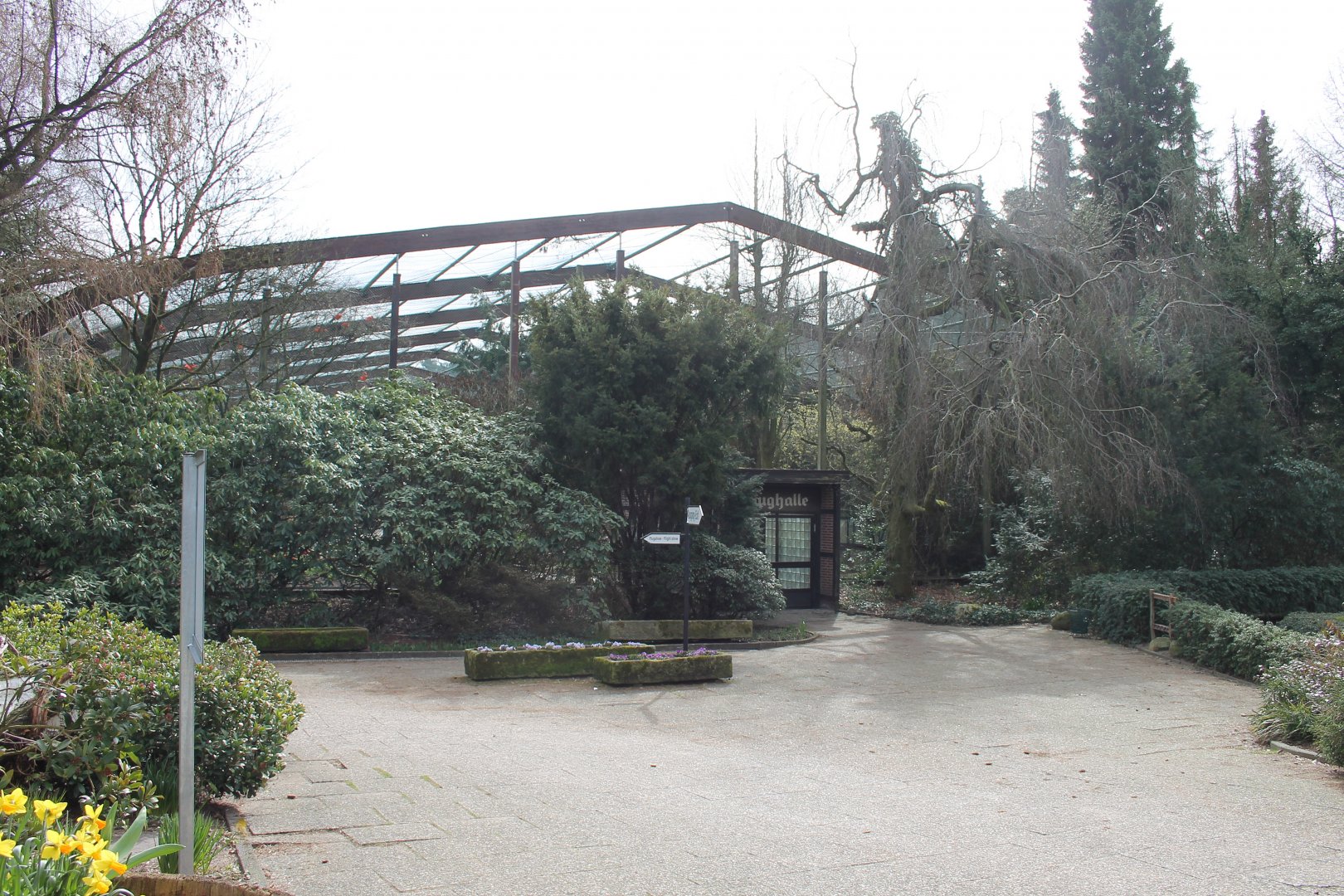Free flight aviary, "Freiflughalle" - Outside