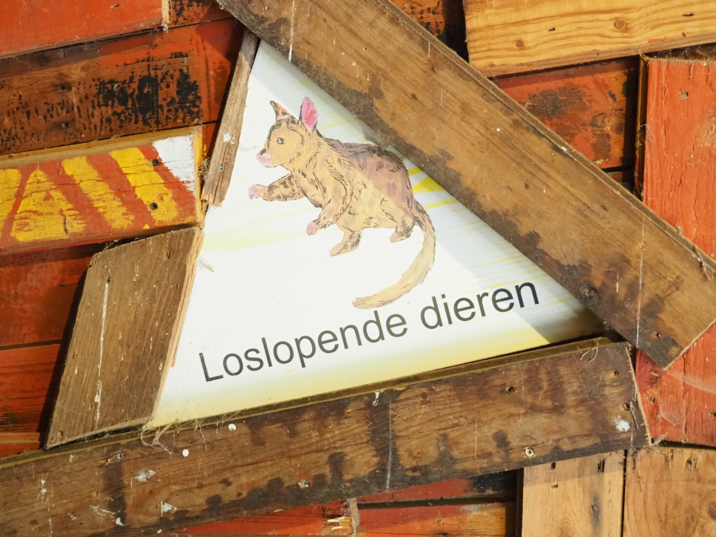 Free-ranging animals sign