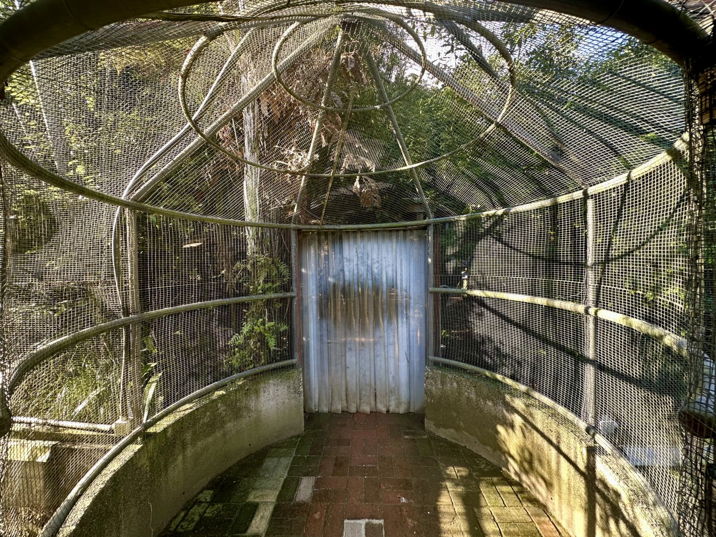Freeflight Aviary - Entrance