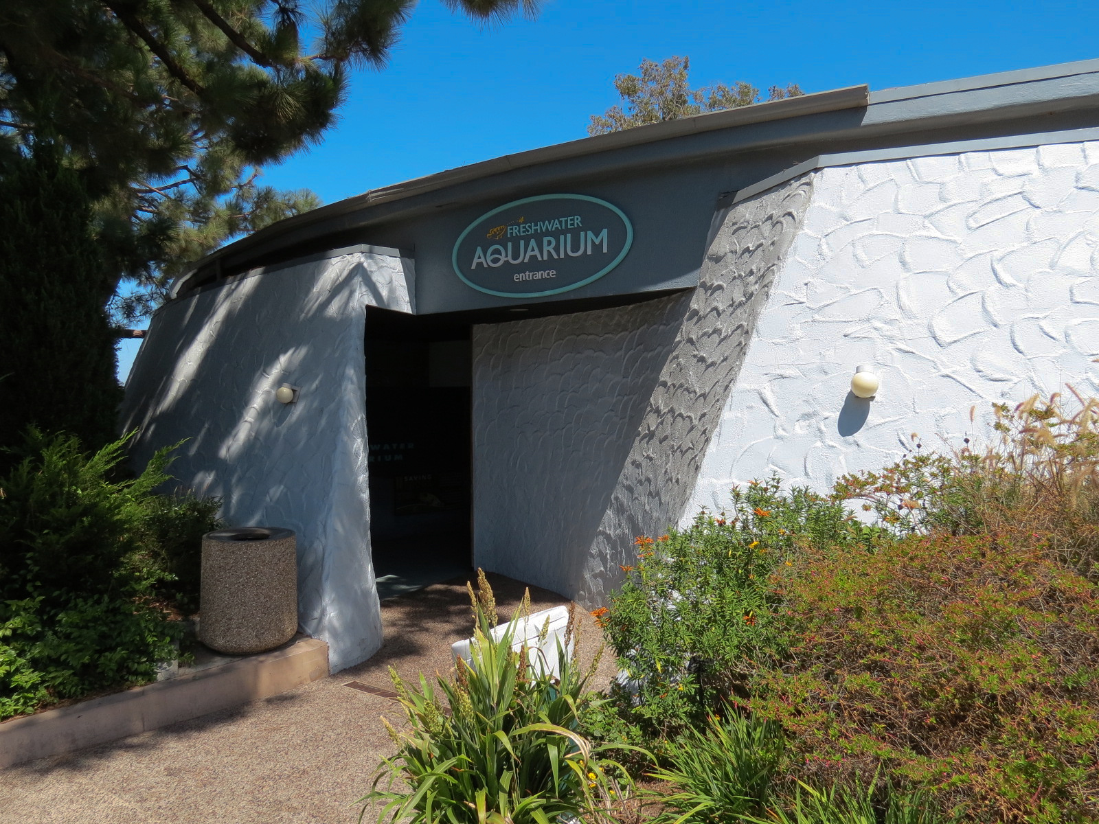 Freshwater Aquarium - Entrance Exterior