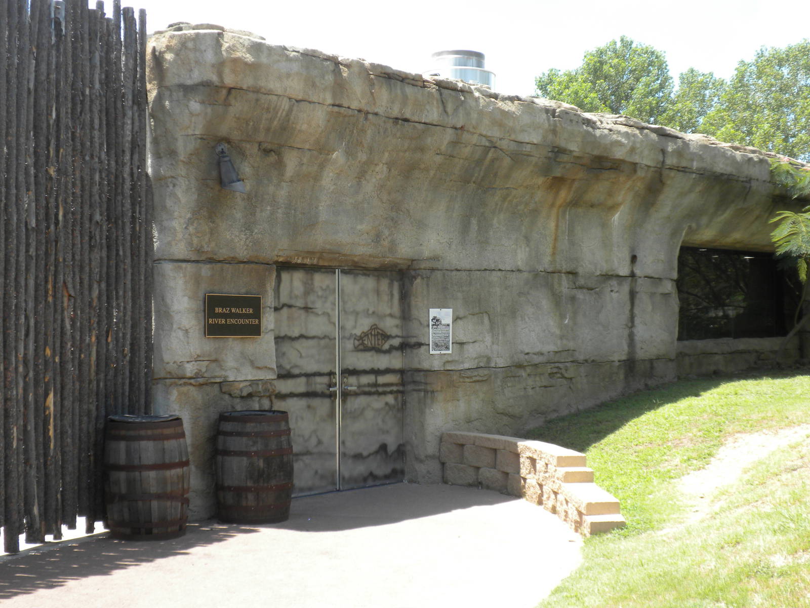 Freshwater aquarium entrance