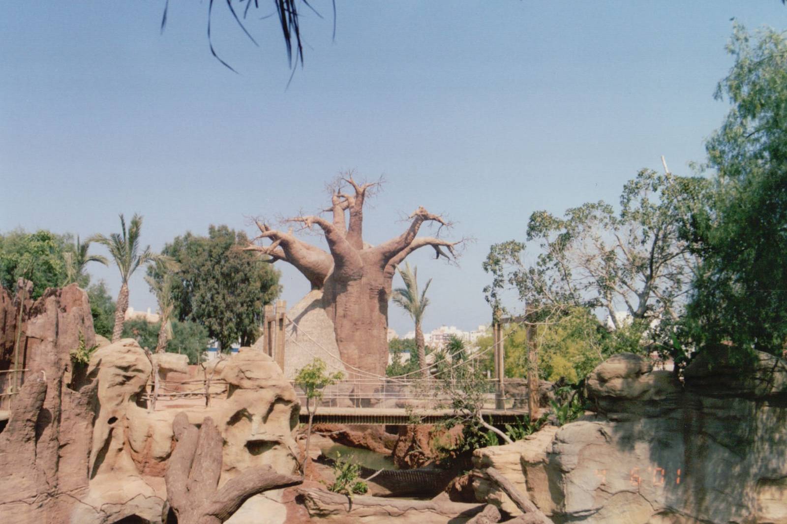 Fuengirola Zoo 2001 - General view on the grounds