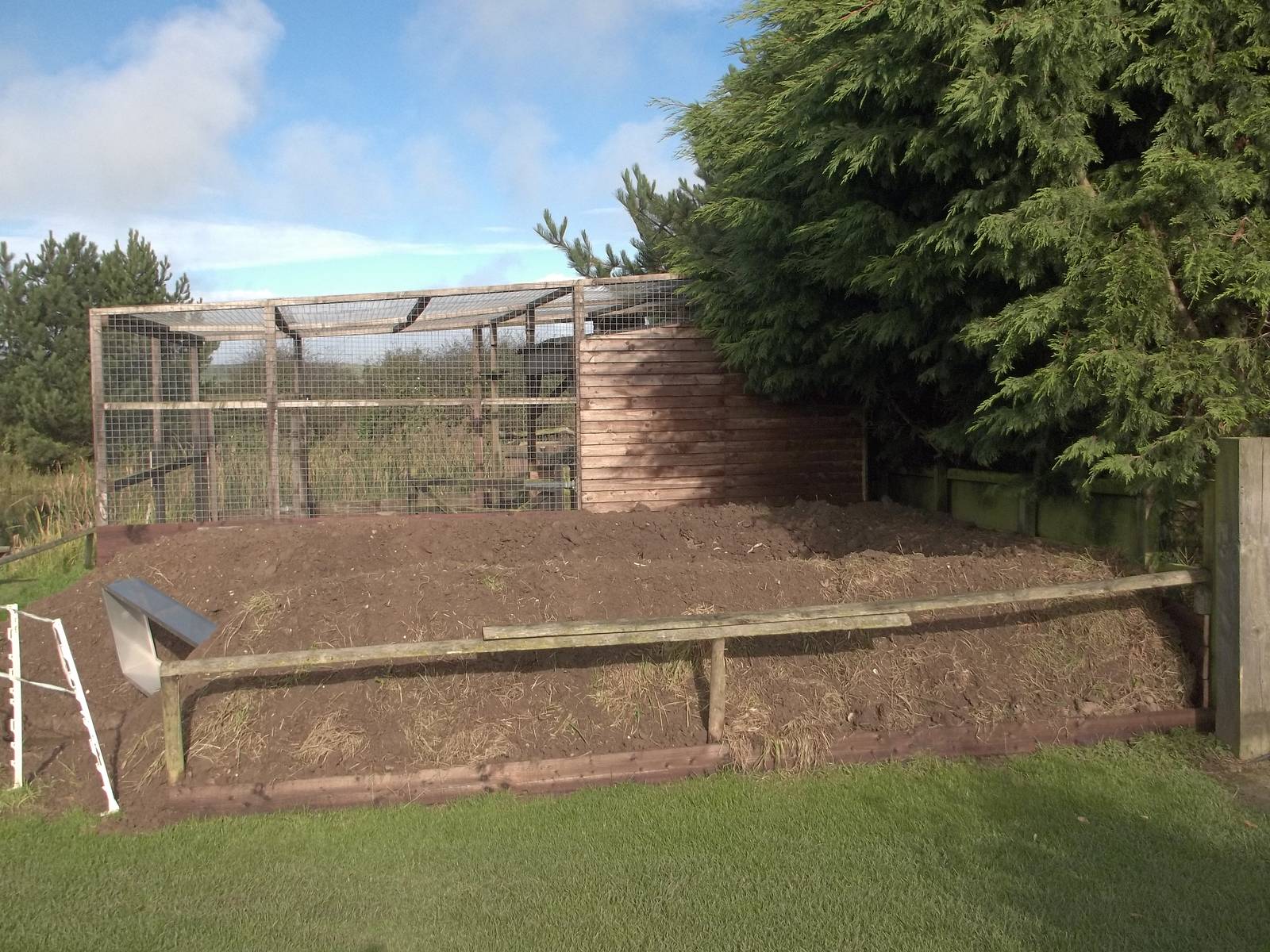 Further work on new pond (to have underwater viewing), 16th October 2014