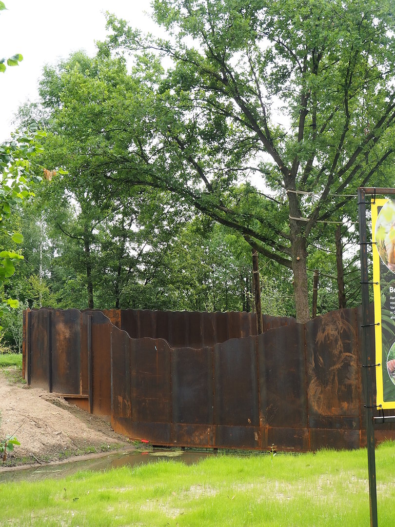 Future black howler and mantled tamarin exhibit under construction, 2023-07-18