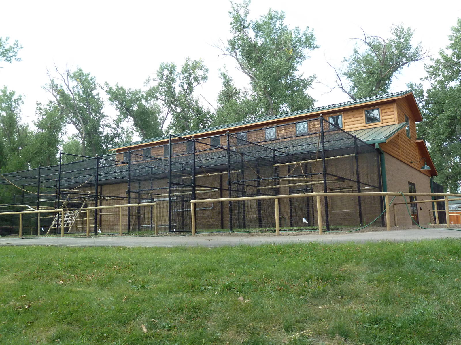 Future Primate Center (7 Species)