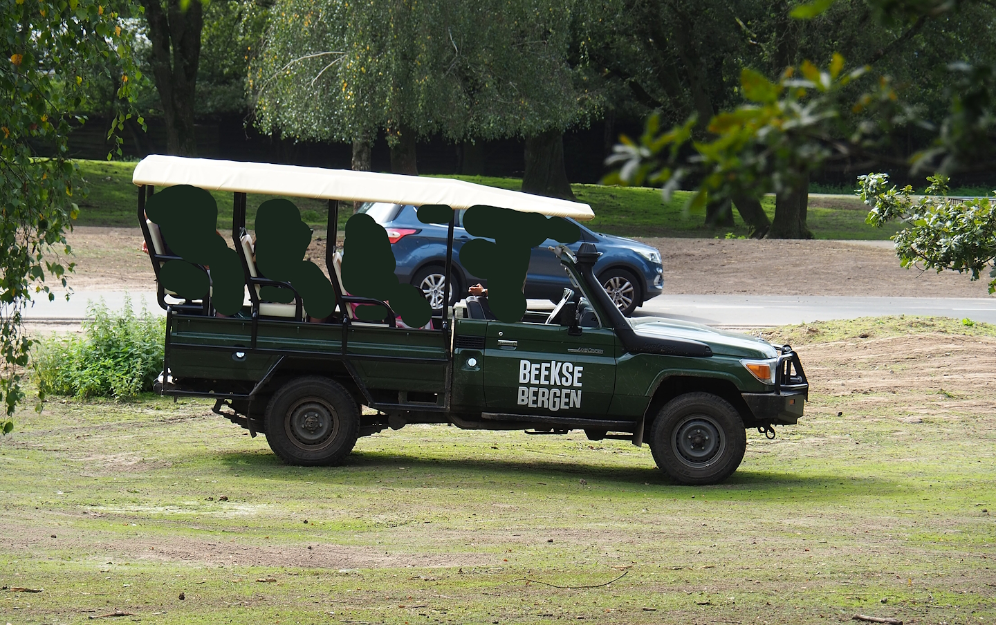 Game drive vehicle for tours guided by a ranger, 2023-08-15
