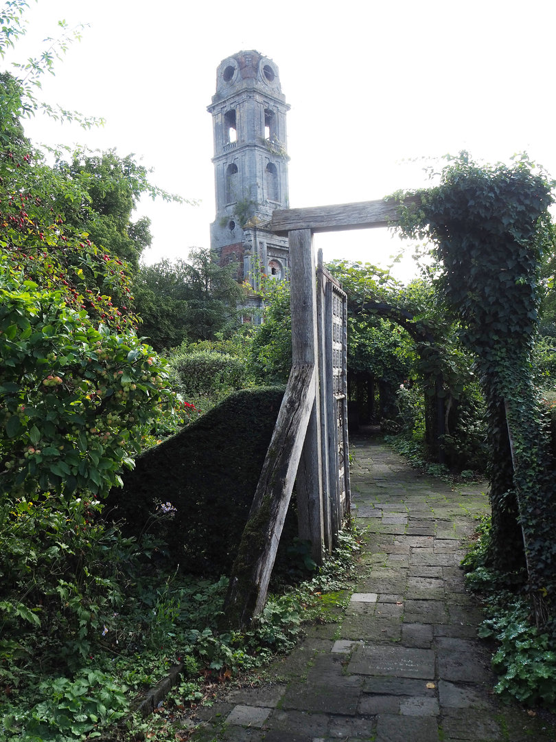Gardens near the foot of the old abbey tower, 2022-09-15
