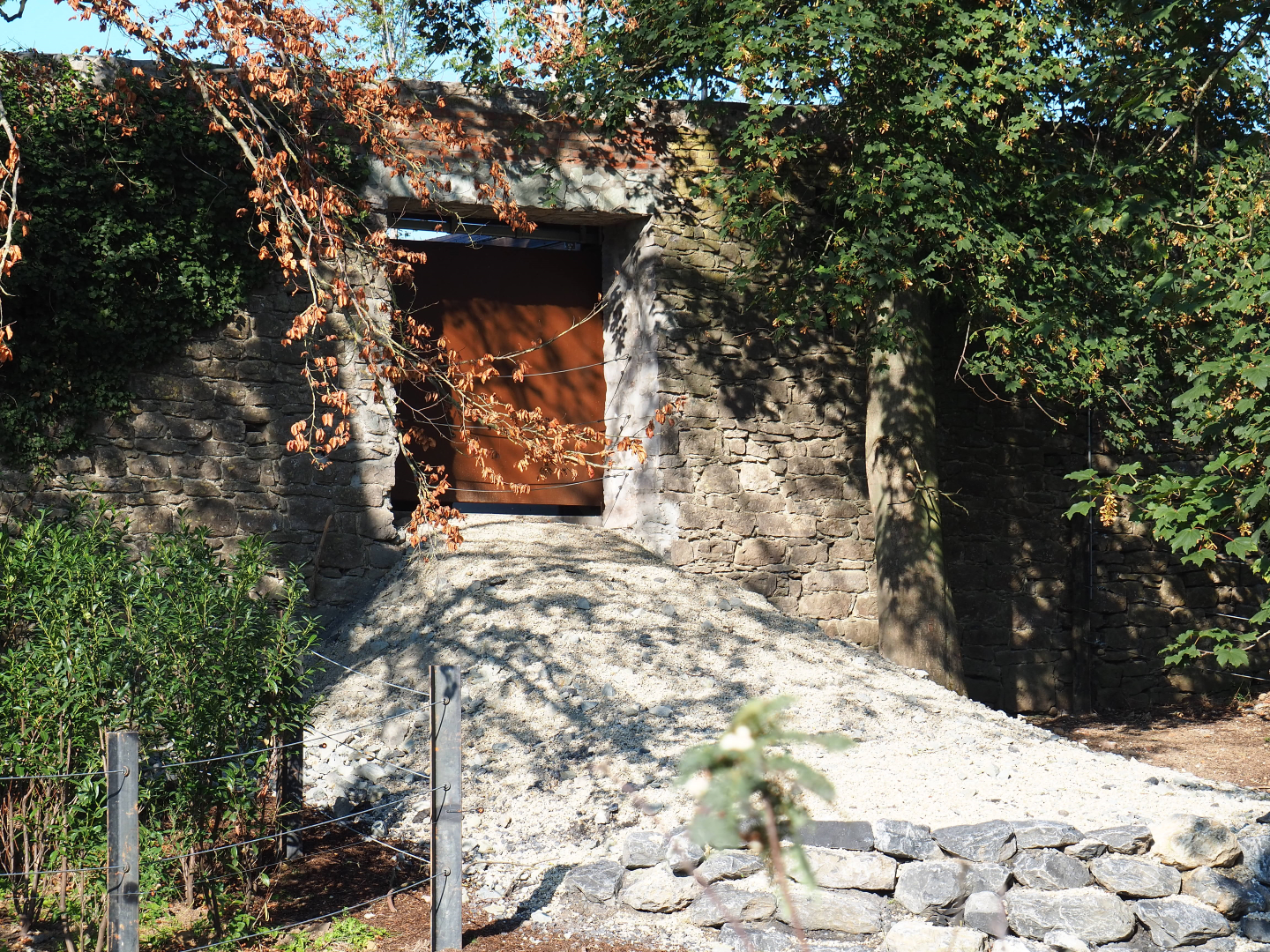 Gate in old abbey wall to holding area, 2020-09-02