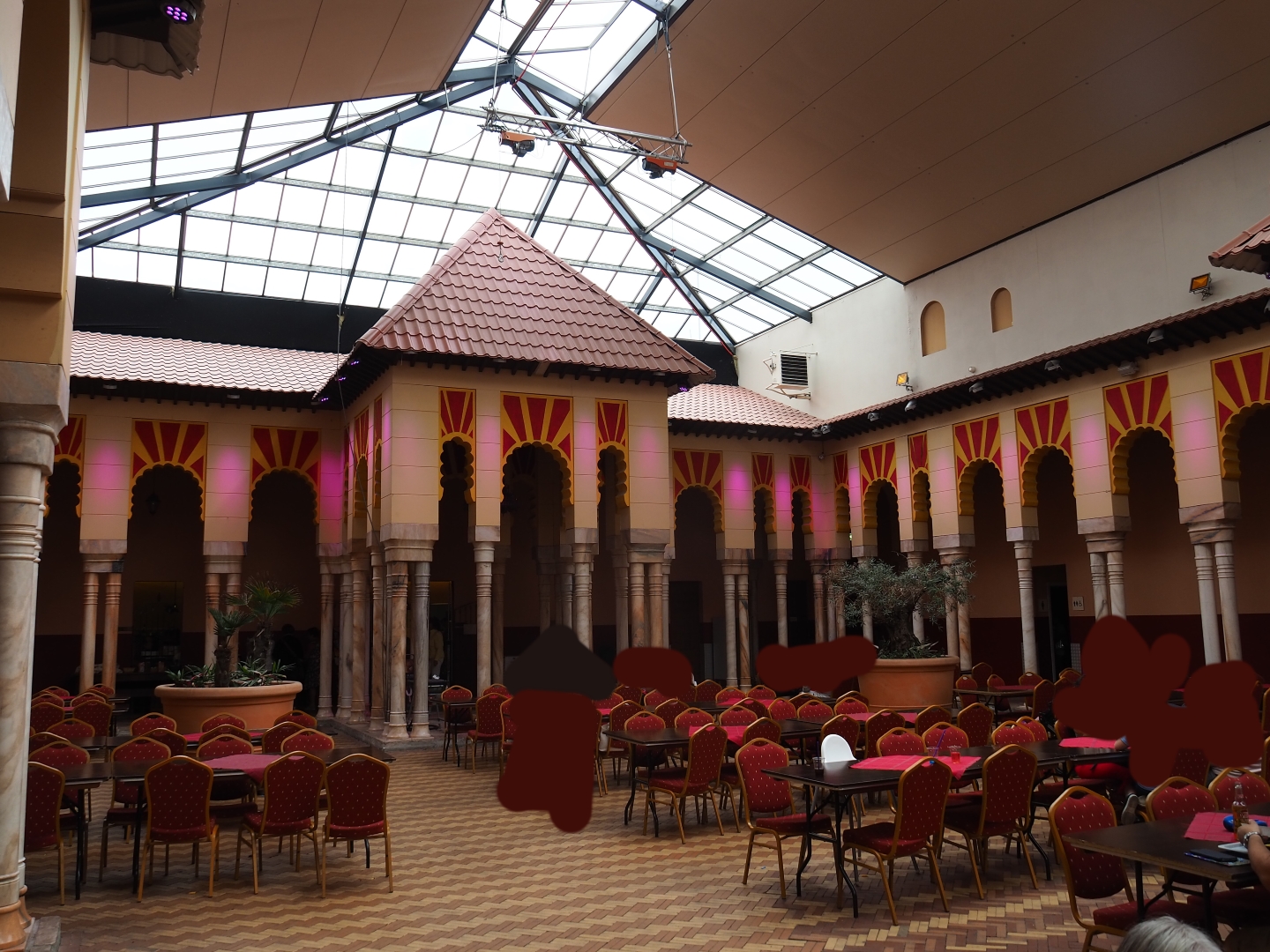 Gaudy Spanish restaurant interior (Aug 28th, 2018)