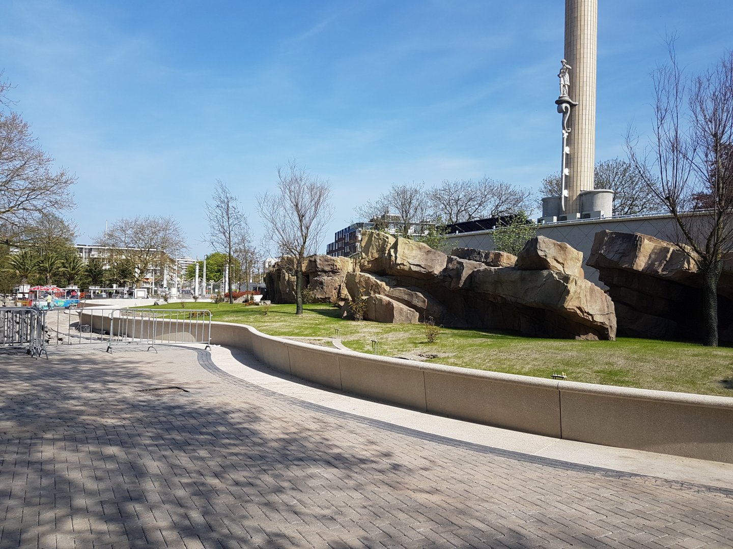 Gelada-enclosure - still not in use