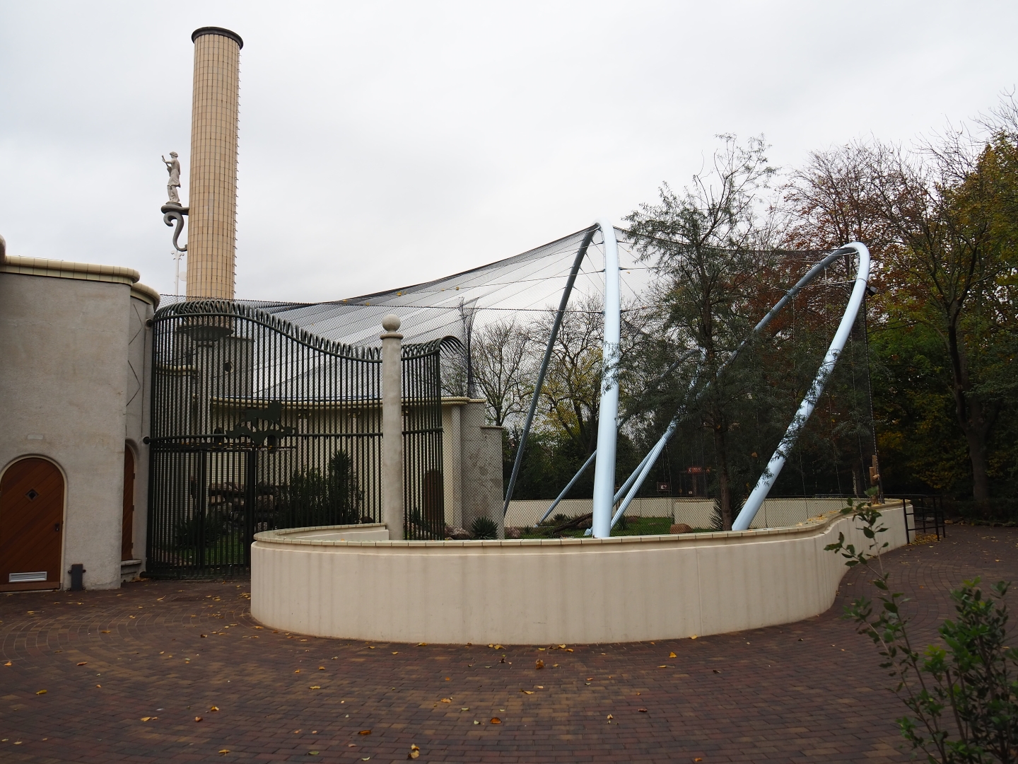 Gelada  exhibit and house (Nov 10th, 2018)