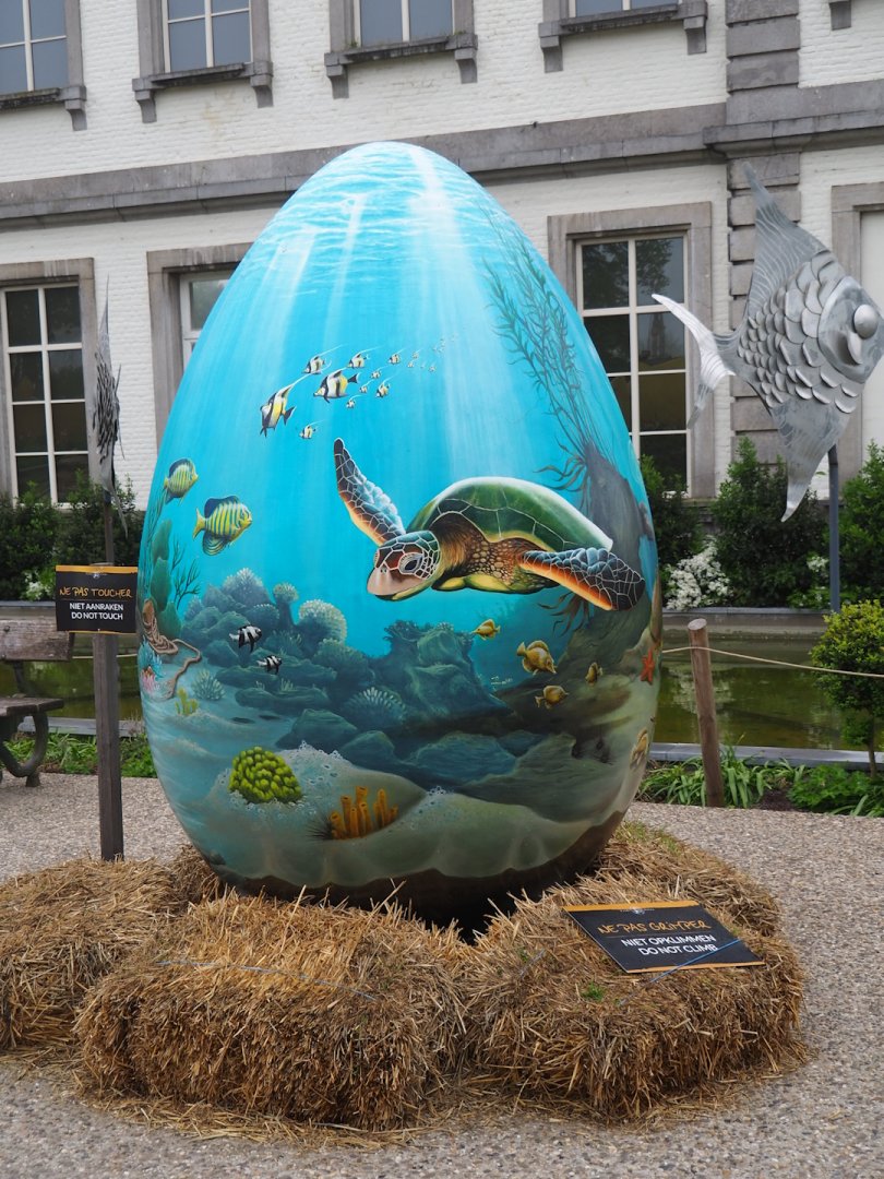 Giant Easter egg with marine animal paintings, 2023-05-15
