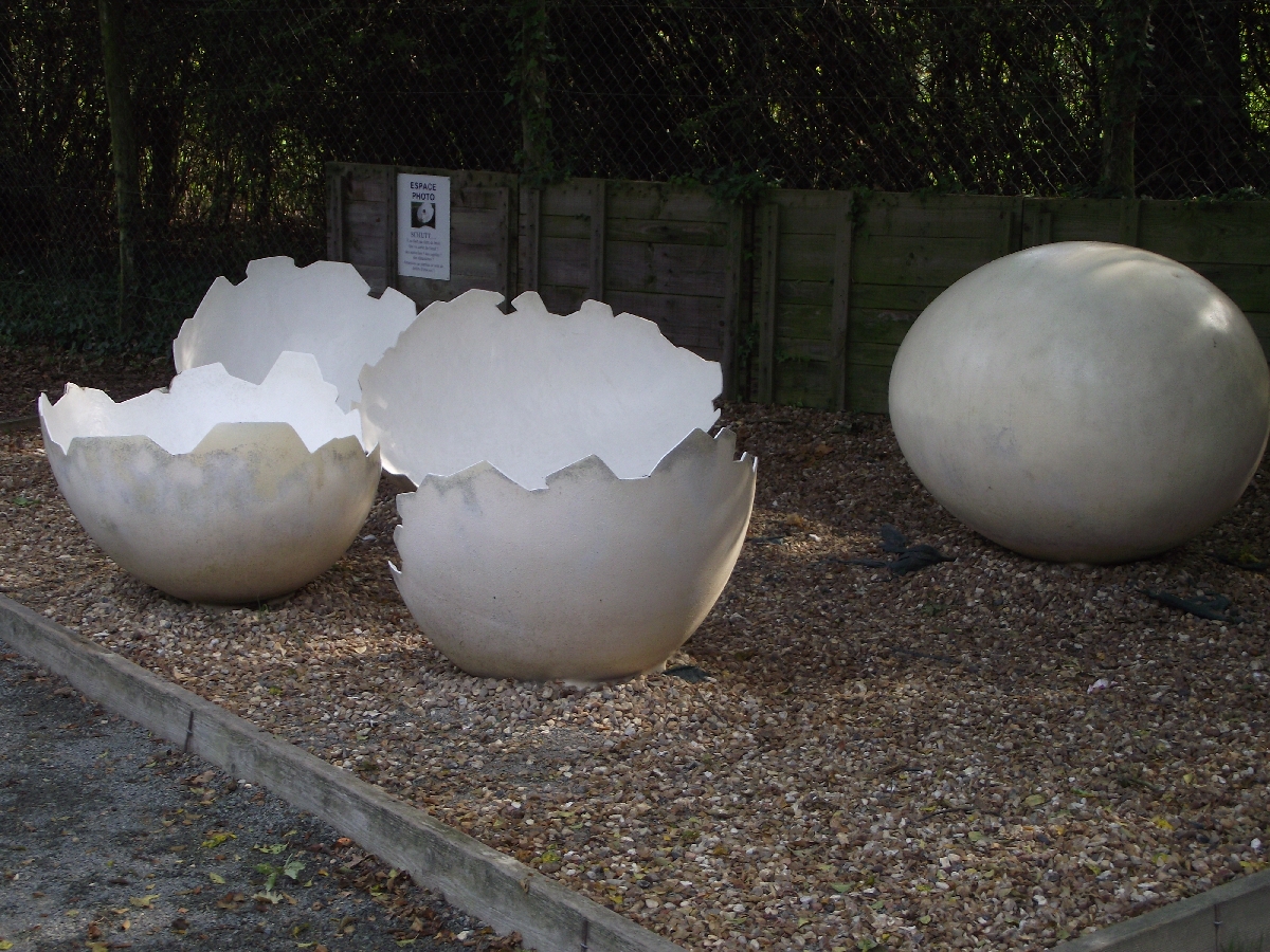 Giant Eggs: Kids Game / Photo Opportunity