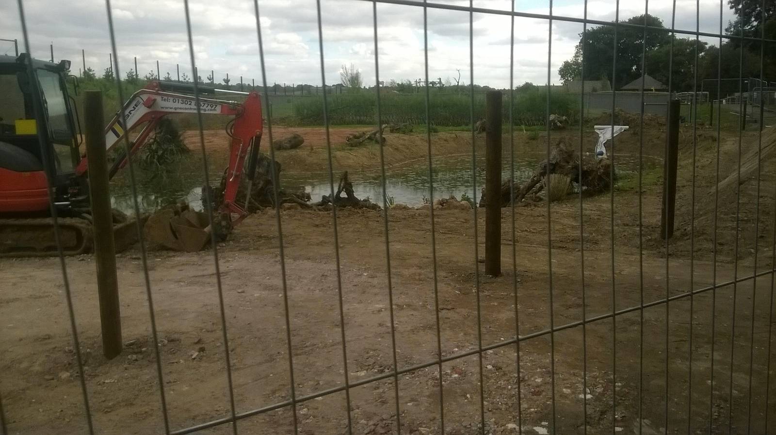 Giant Otter Construction - 20th Sept 2015