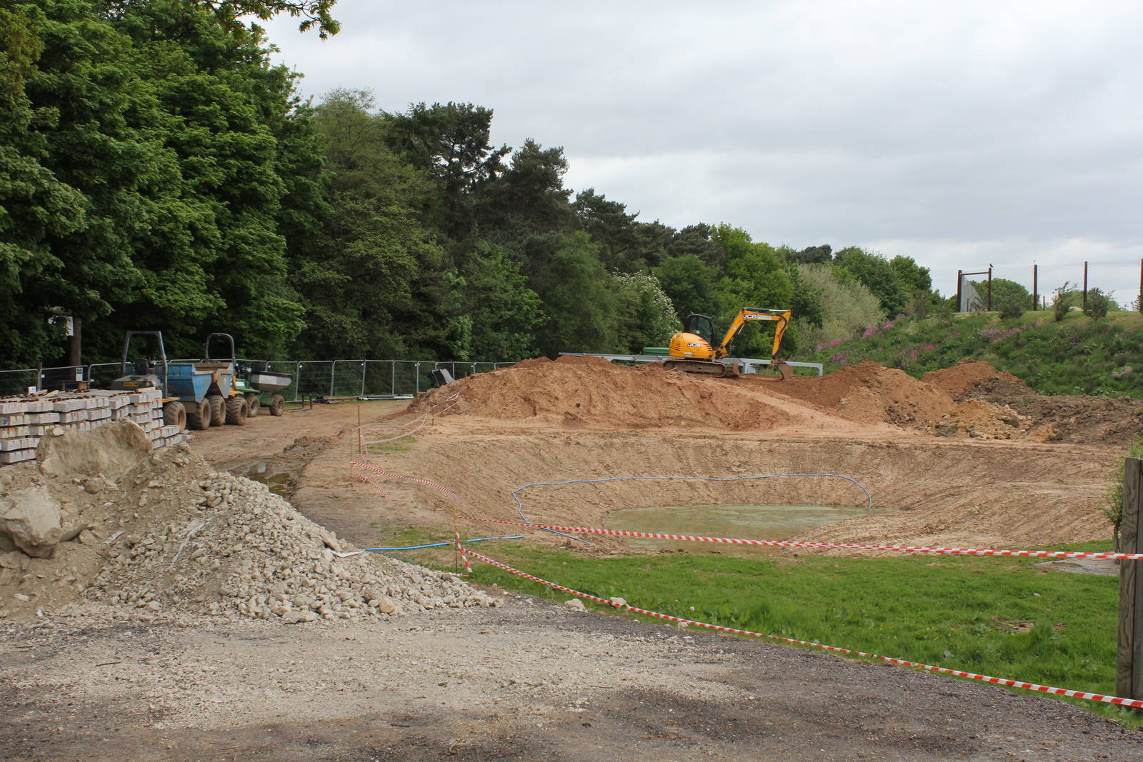 Giant otter enclosure 17-5-15