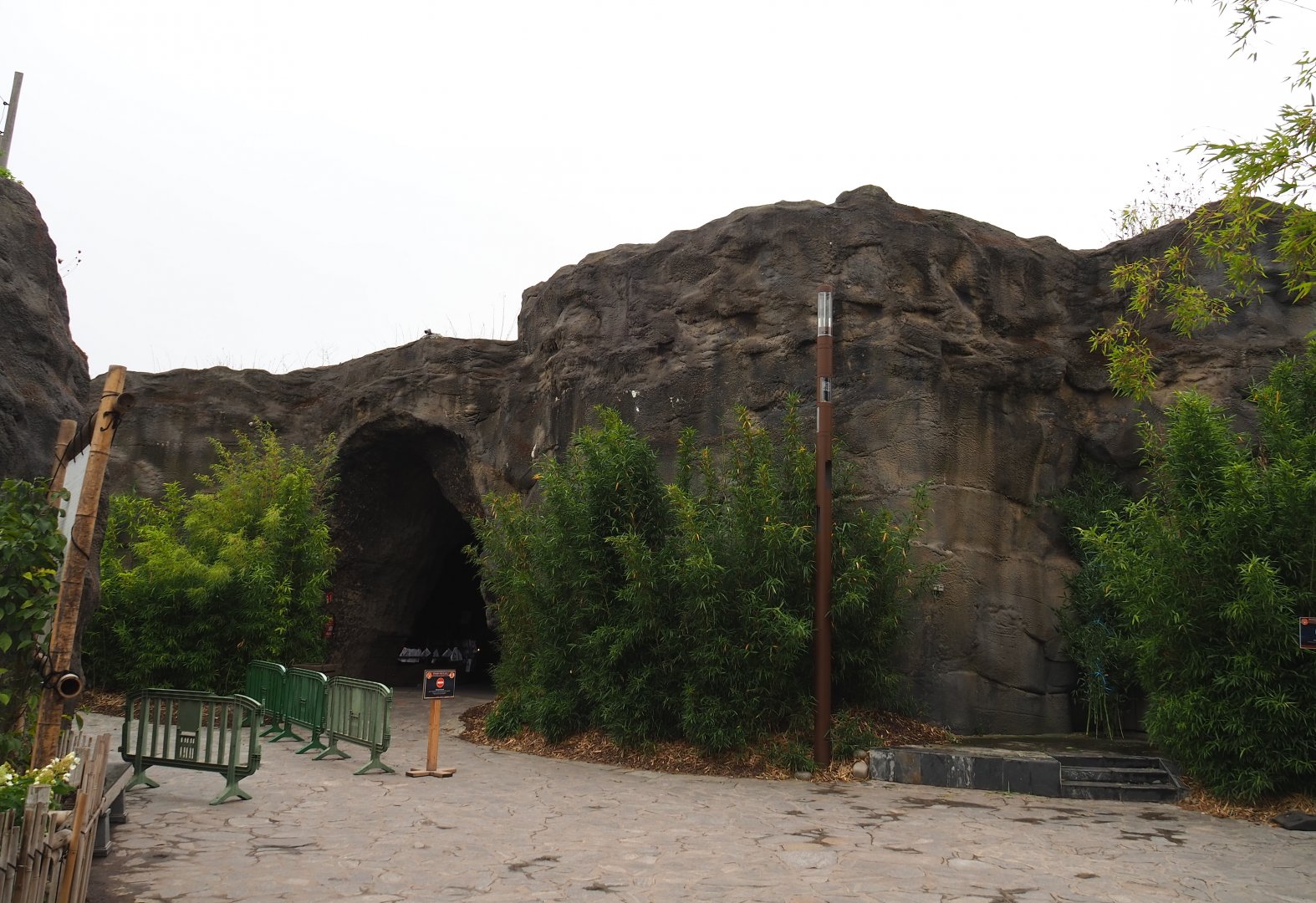 Giant panda building, 2020-09-03