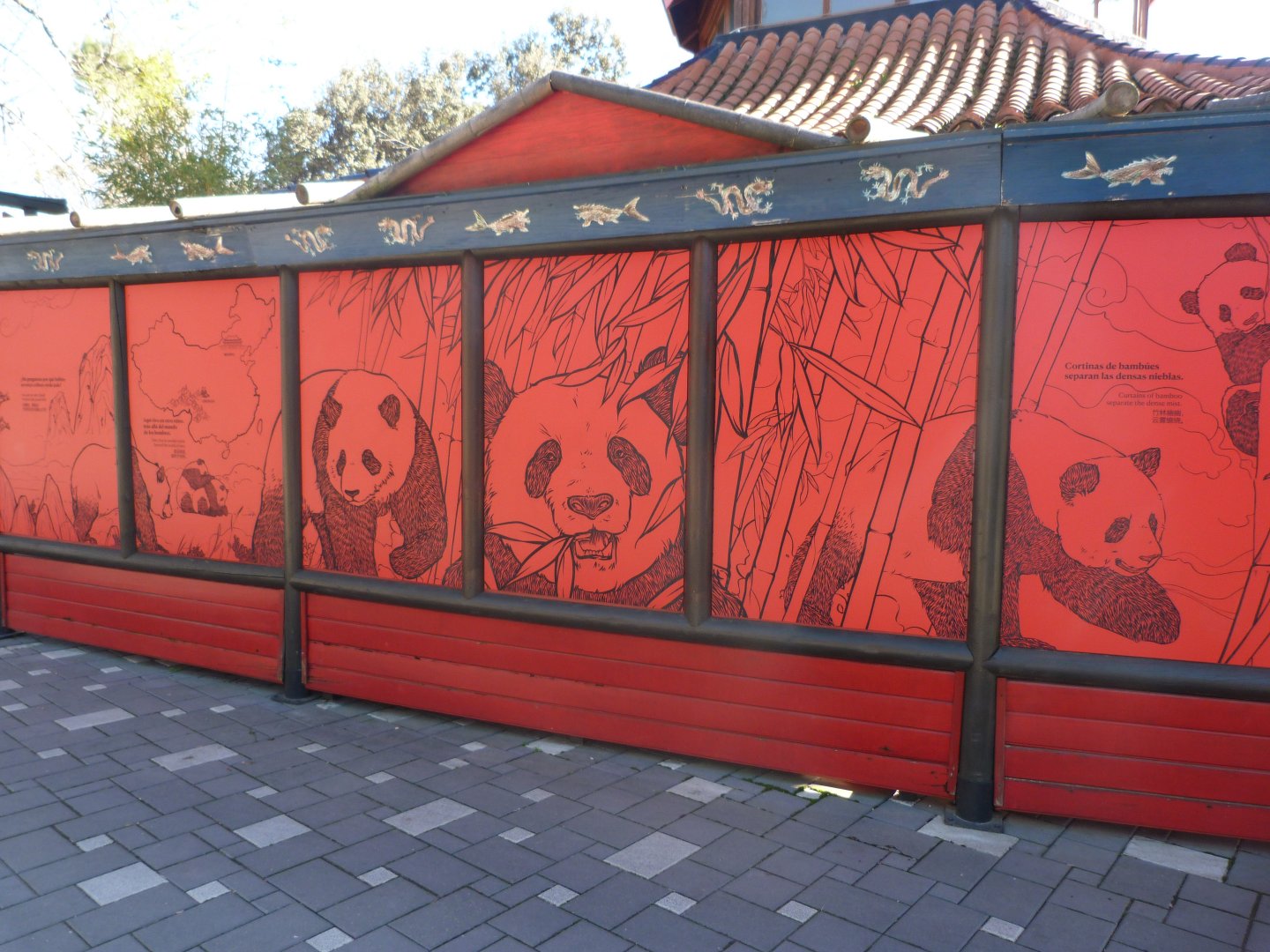 Giant panda building exterior -Zoo Aquarium de Madrid (2025)