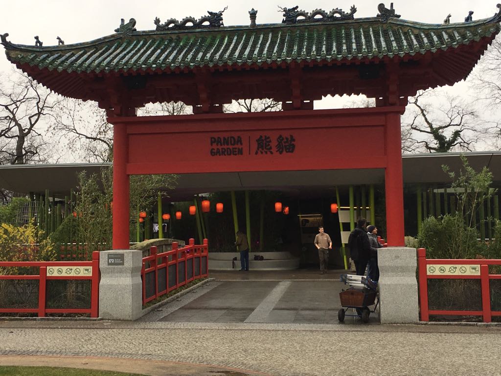Giant Panda House entrance 290118