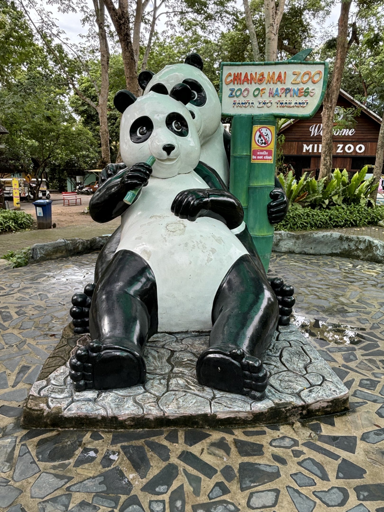 Giant Panda Statue