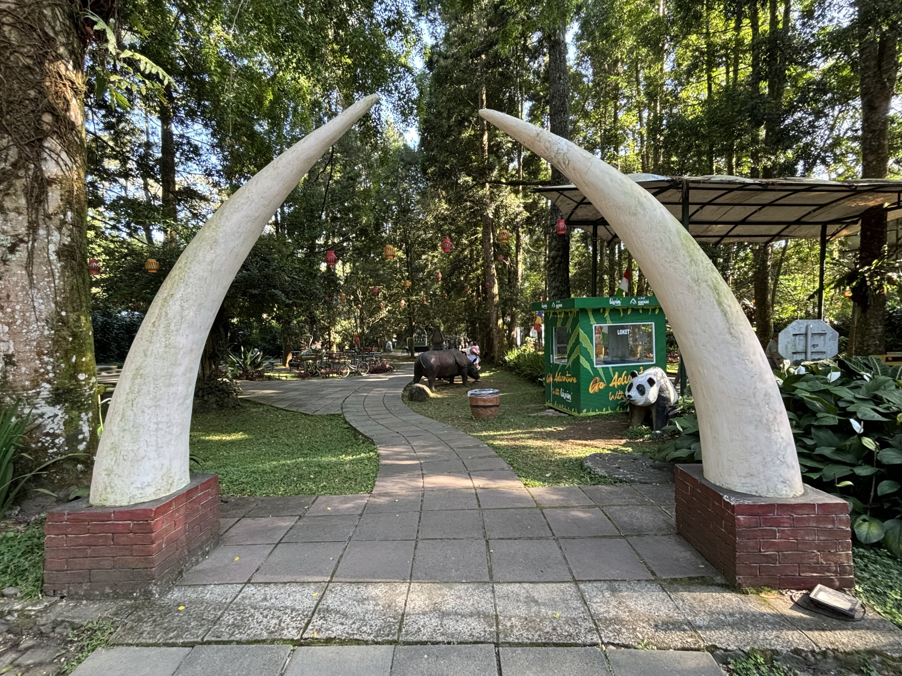 Giant Tusks
