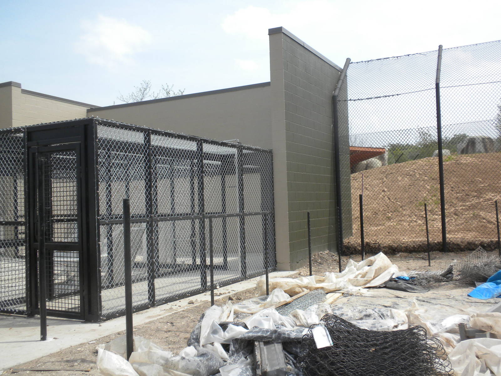 Giants of the Savanna - Predator yards and barn