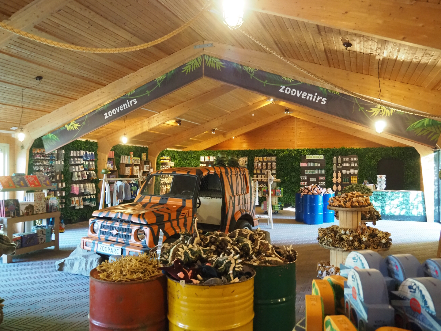 Gift shop, 2022-10-09