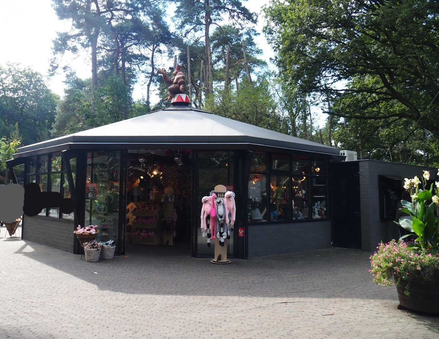 Gift shop, 2023-09-24