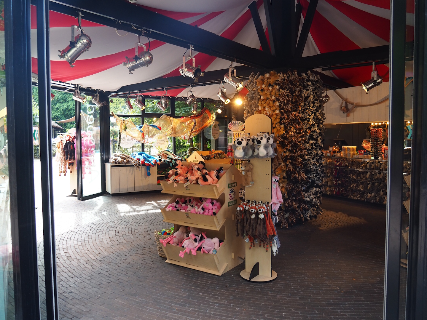 Gift shop, 2023-09-24