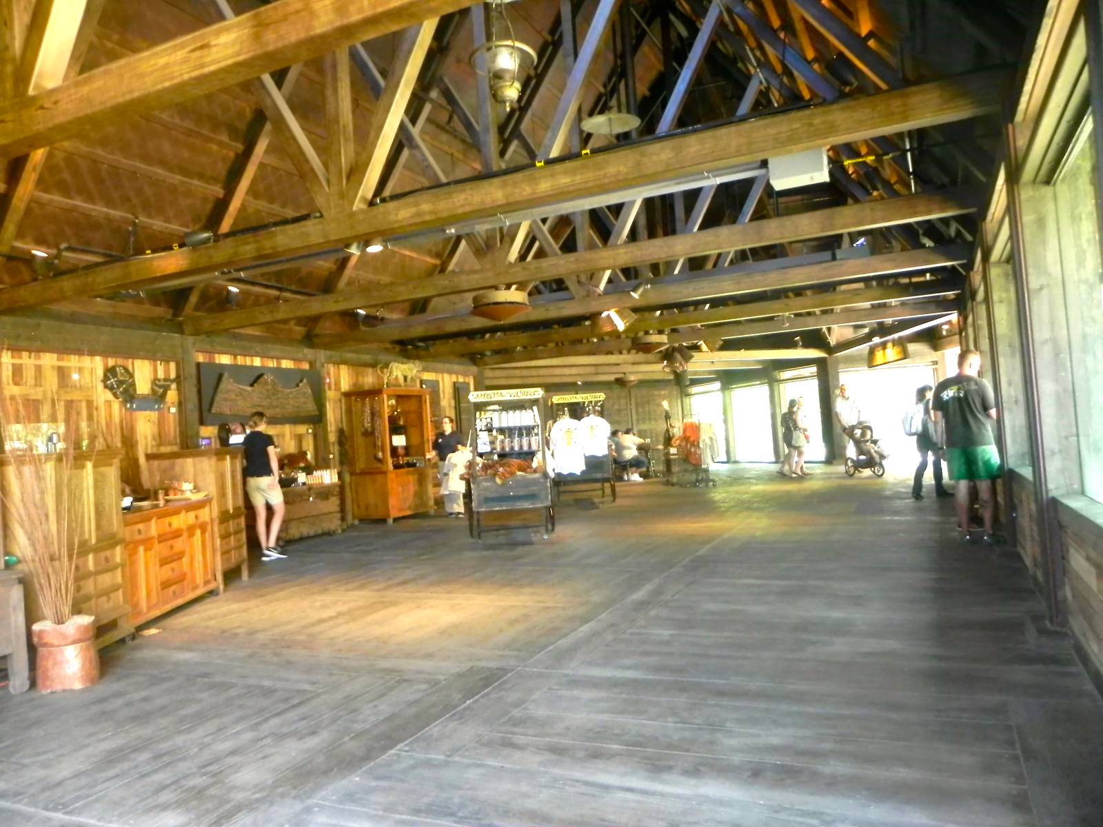 Gift shop and viewing windows Tiger Trail