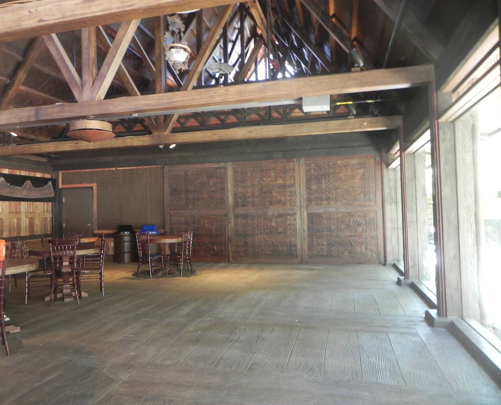 Gift shop and viewing windows Tiger Trail